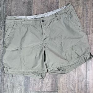 Columbia Khaki Hiking Outdoor Cotton Shorts sz 16